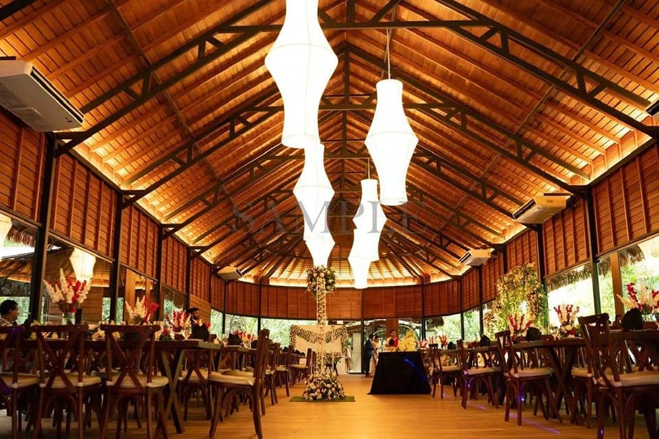 Interior of Lakewood Château set for a wedding